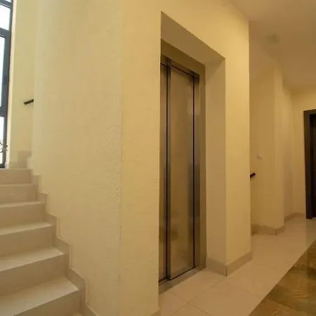 Gardos Bauhaus *