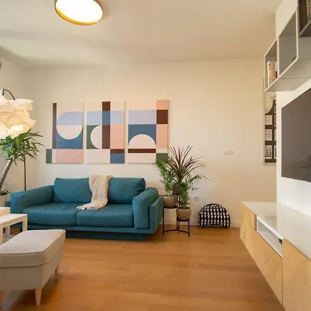 Gardos Bauhaus Apartment