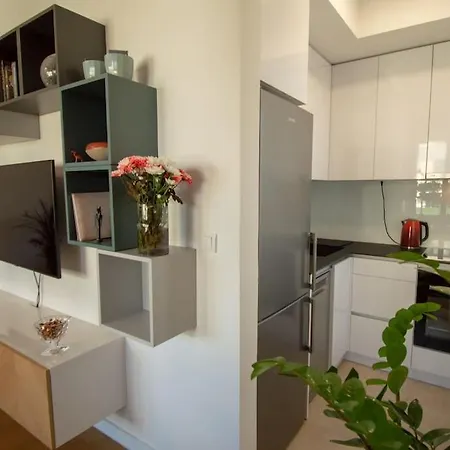 Gardos Bauhaus Apartment *