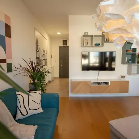 Gardos Bauhaus Apartment