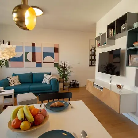Gardos Bauhaus Apartment *